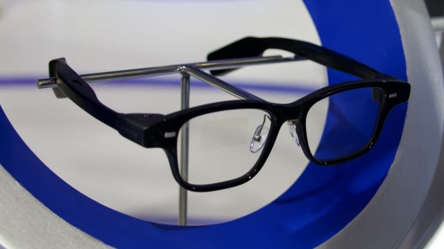 Camera-Free AI Smart Glasses 2026: Can Wearables Deliver AI Without Recording Everyone?