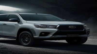Mastering the Hilux: 4WD Modes, Diff-Locks & Terrain Guide 2026